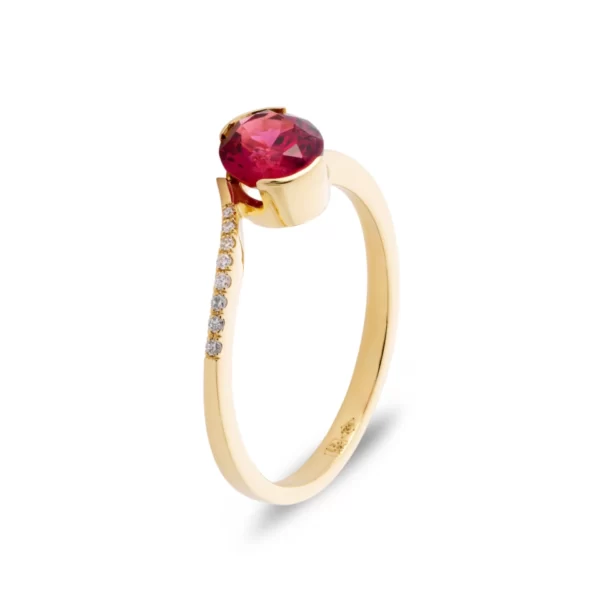 ring in yellow gold 18K with oval red tourmaline stone and diamonds VS
