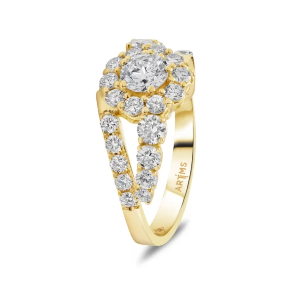 ring in yellow gold 18K with certified diamond VS1 0.60 cts and diamonds VVS