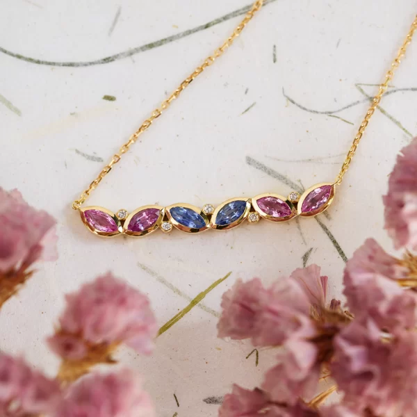 necklace in yellow gold 18K with marquise in pink and blue saphir and diamonds