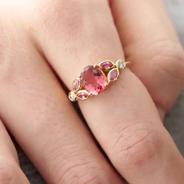 ring in yellow gold 18K with marquise stones in pink saphir, diamonds and oval tourmaline
